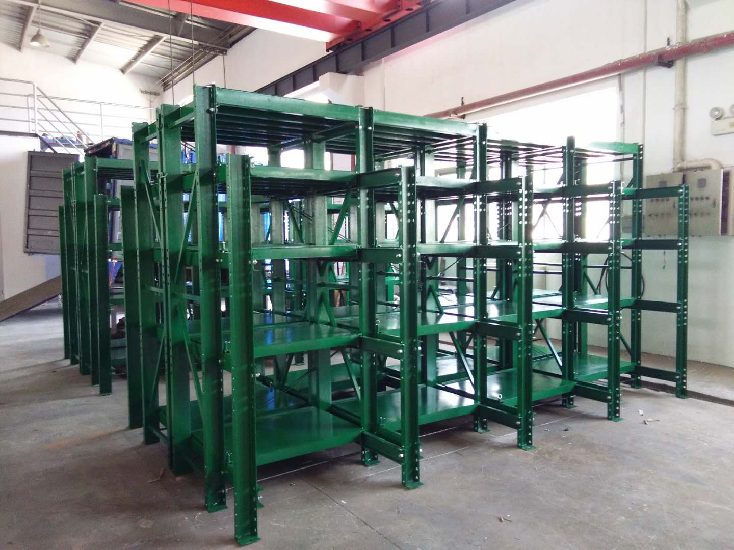 2016年明衛(wèi)與廣州新塘客戶設(shè)計(jì)制作的重型模具架