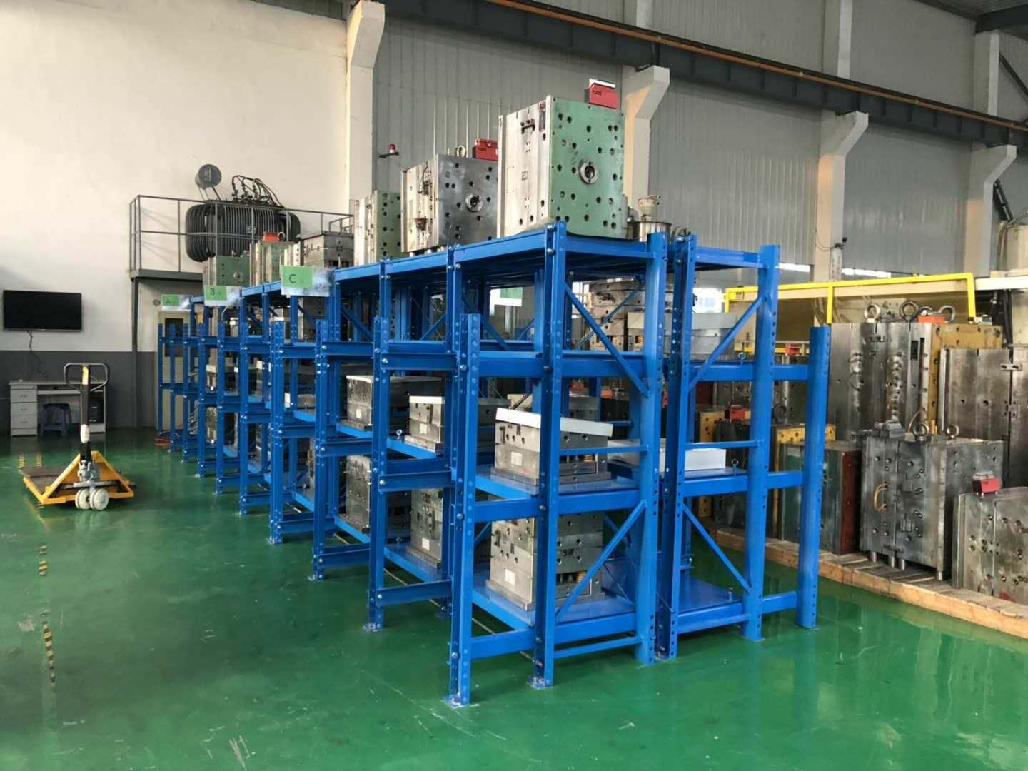 2018年明衛與丹東客戶制作的重型模具貨架