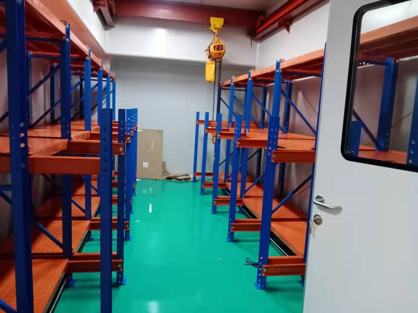 2019年10月深圳客戶購買的帶行車模具架