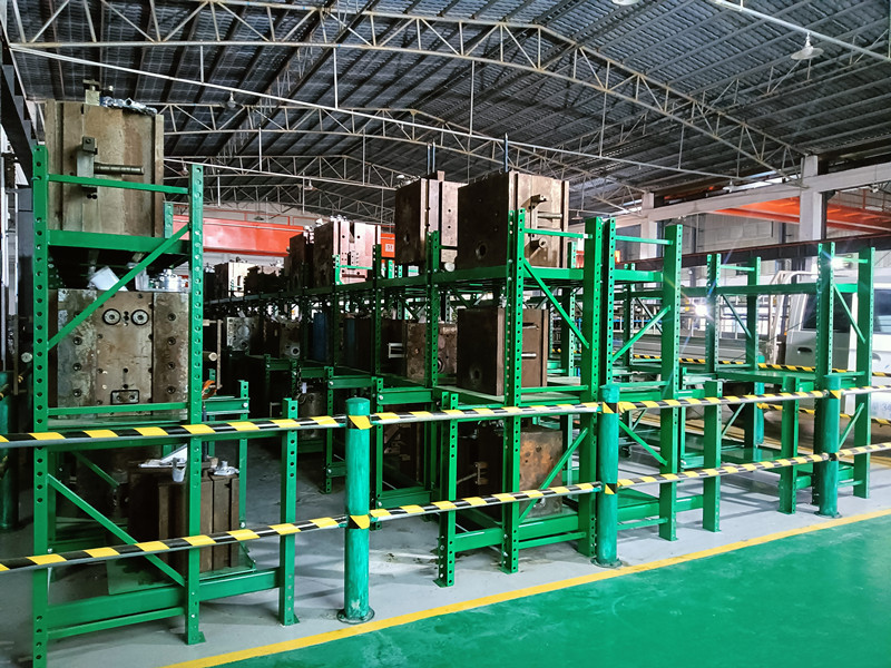 2021年1月10日廣州白云客戶模具架安裝完成